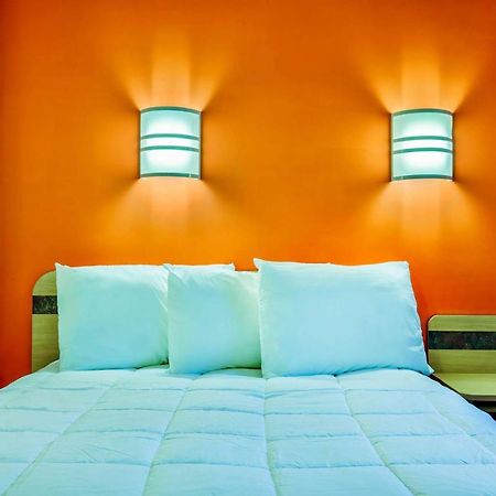 Motel 6-Burlington, On - Toronto West - Oakville Екстериор снимка