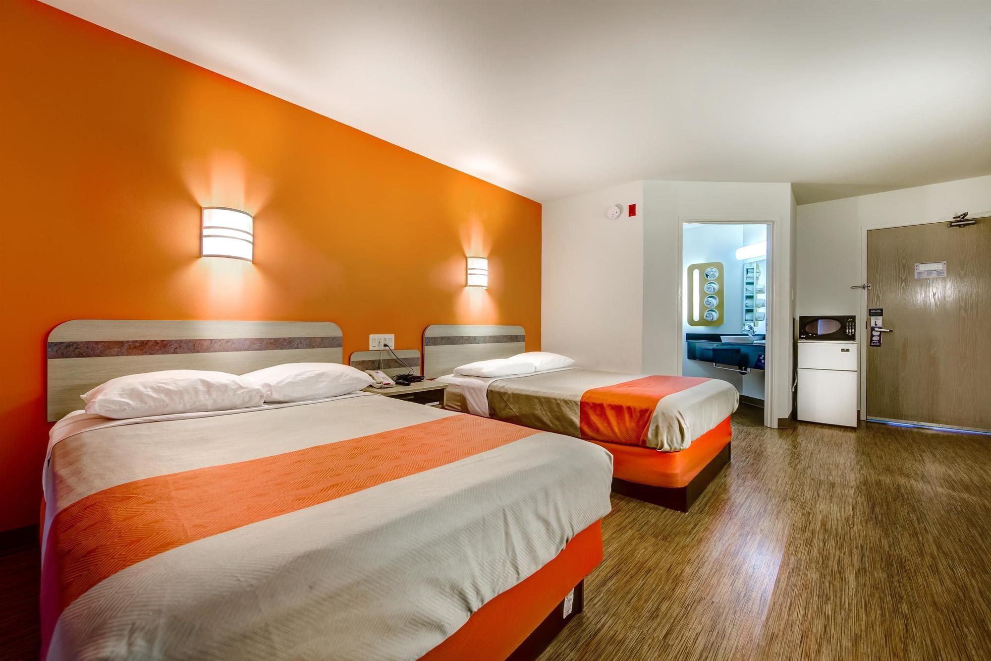Motel 6-Burlington, On - Toronto West - Oakville Екстериор снимка
