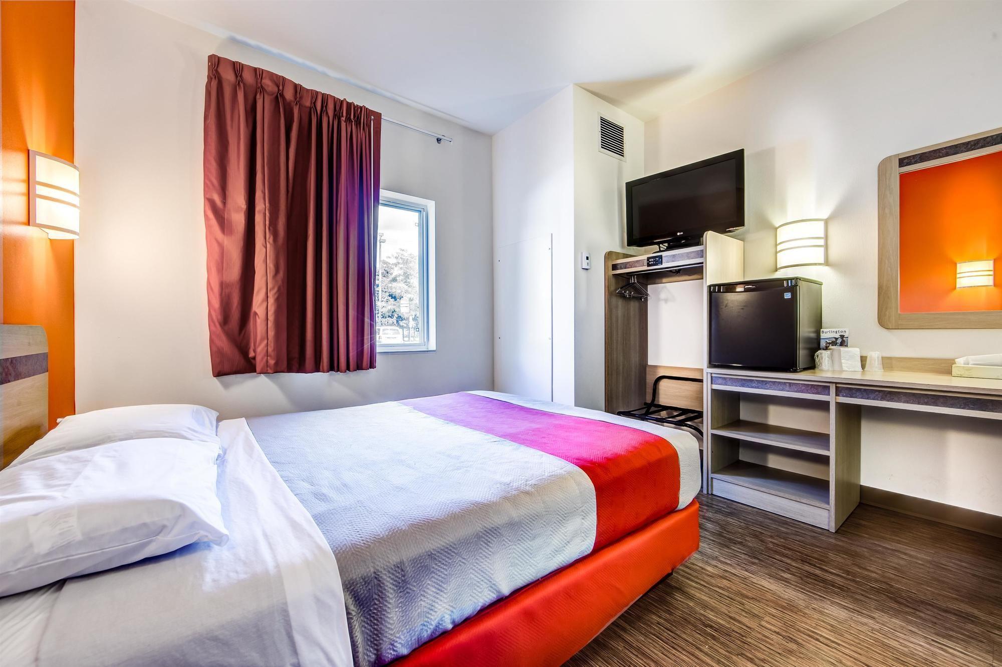 Motel 6-Burlington, On - Toronto West - Oakville Екстериор снимка