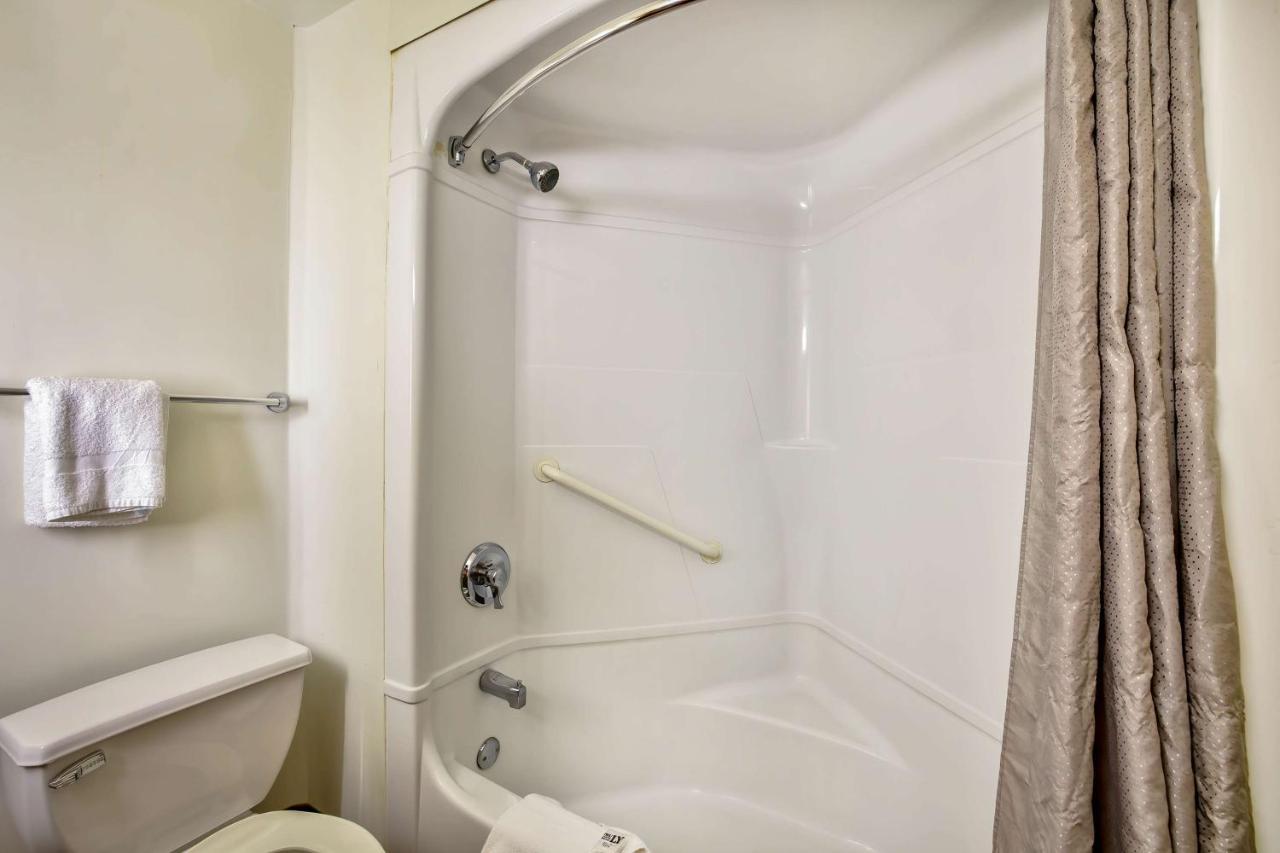 Motel 6-Burlington, On - Toronto West - Oakville Екстериор снимка