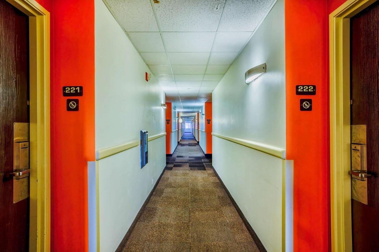 Motel 6-Burlington, On - Toronto West - Oakville Екстериор снимка