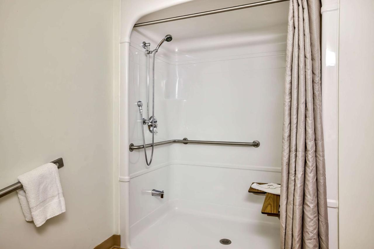 Motel 6-Burlington, On - Toronto West - Oakville Екстериор снимка