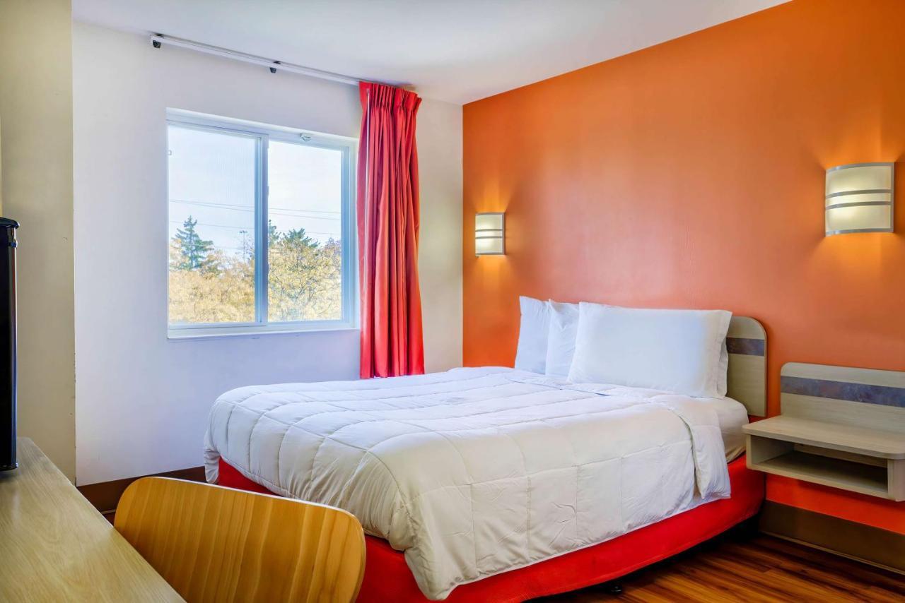 Motel 6-Burlington, On - Toronto West - Oakville Екстериор снимка